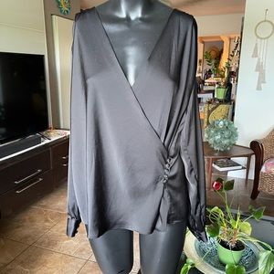H&M black dressy blouse